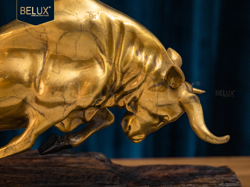 Tượng bò tót bằng đồng decor gốm men vàng dài 32cm